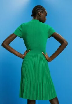 ESPRIT Mit Plisseefalten Und Stehkragen - Gebreide Jurk - Emerald Green -Esprit 004dde4129e44f958d3ffaede144746b