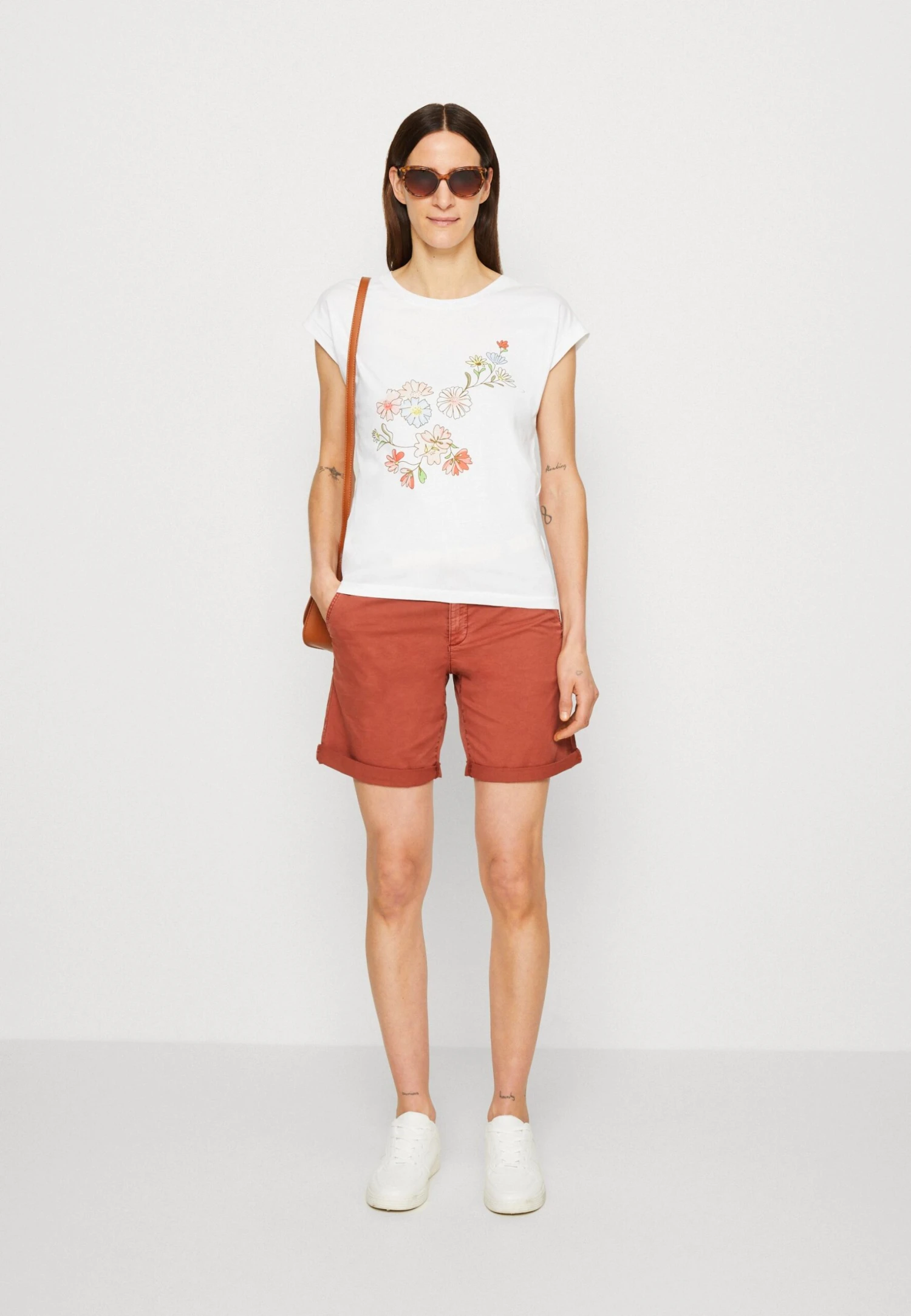 ESPRIT Stitch Detail - T-Shirt Print - White 2 ESPRIT Stitch Detail - T-Shirt Print - White - Afbeelding 2