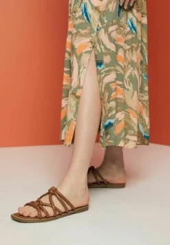 ESPRIT Light - Plooirok - Light Khaki -Esprit 00eb8308ddda40da8f90864509feba23