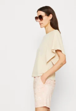 ESPRIT Stitch - T-Shirt Basic - Sand -Esprit 04d8fd275b9e42aebb8d6d0480f9f1a4 scaled