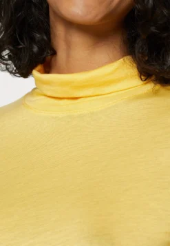 ESPRIT Cll F Turtle - Longsleeve - Yellow -Esprit 094df266525f473298e80e45f7ddcffd scaled