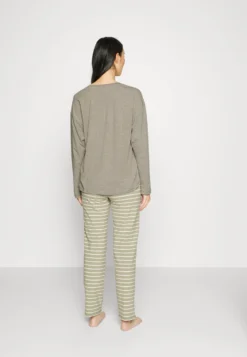ESPRIT Y D Sus Mel Long Leg Long Sleeve - Pyjama - Light Khaki 8 ESPRIT Y D Sus Mel Long Leg Long Sleeve - Pyjama - Light Khaki -Esprit 1259231a237d4e1185a2269ce2d0dd3f scaled