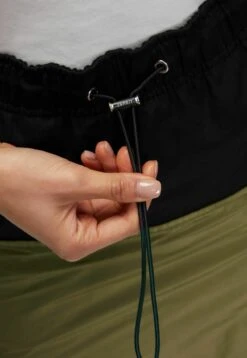 ESPRIT Midi Mix - A-Lijn Rok - Olive -Esprit 13c0b18c3c21469f812e006a913b5e94