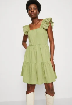 Edc By Esprit Dress - Jerseyjurk - Pistachio Green -Esprit 1e70b5e9ba364550b2dd73f83e55a07b scaled