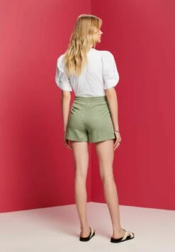 Edc By Esprit Shorts - Pale Khaki 15 Edc By Esprit Shorts - Pale Khaki -Esprit 3365e0e728e0419389310080df1887ea