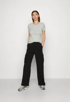 ESPRIT Crew Neck Melange - T-Shirt Basic - Light Grey -Esprit 3543ab2040124fd4899620406b22b5ce scaled