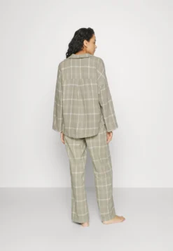 ESPRIT Flannel Check - Pyjama - Light Khaki -Esprit 36be787fb3f34562bead4c6573a42cdc scaled