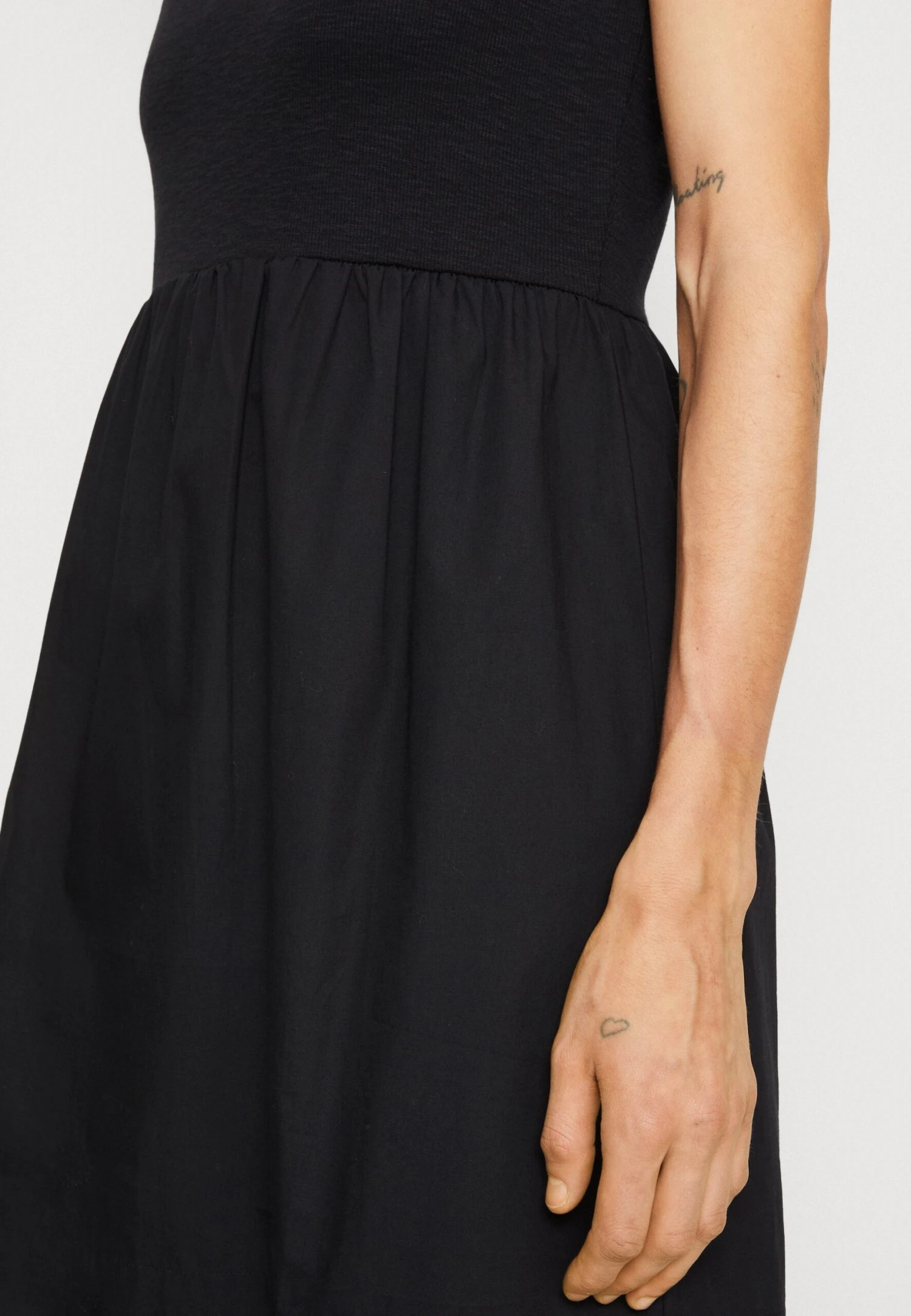 Edc By Esprit Fab Mix Dress - Jurk - Black 6 Edc By Esprit Fab Mix Dress - Jurk - Black - Afbeelding 6