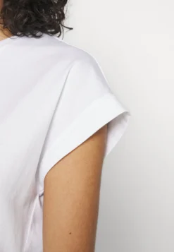 ESPRIT Core Tee- T-Shirt Basic - White -Esprit 3ba157092b514bdc874a4a2a3b6bf039 scaled