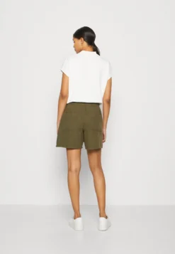 ESPRIT Shorts - Khaki Green -Esprit 45592638939541f29985da164fb15f6d scaled