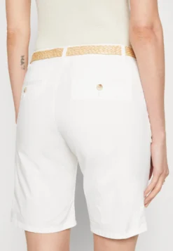 ESPRIT Chino - Shorts - White -Esprit 4c5367f06e614ba7b4806ed6f2ffc434 scaled
