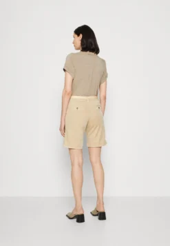 ESPRIT Chino - Shorts - Sand -Esprit 4e1cfea275b74ba6a0887988815c9490 scaled