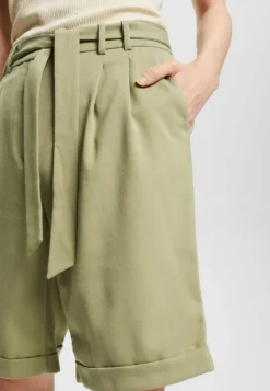 ESPRIT Mit Bundfalten - Shorts - Light Khaki -Esprit 4fea556996104916bd7546214db4f47f scaled