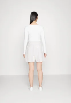 ESPRIT Pull On - Shorts - White -Esprit 50258a6d823a41a796a0590631ae5e3b scaled