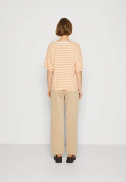 ESPRIT Boxy - T-Shirt Print - Orange -Esprit 5a03e9459dc1415d82bb0cf2efacd590 scaled