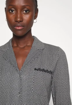 ESPRIT Nightshirt Long Sleeve - Nachtjapon - Black -Esprit 5cb5329944464970b321c3d761e353bb scaled