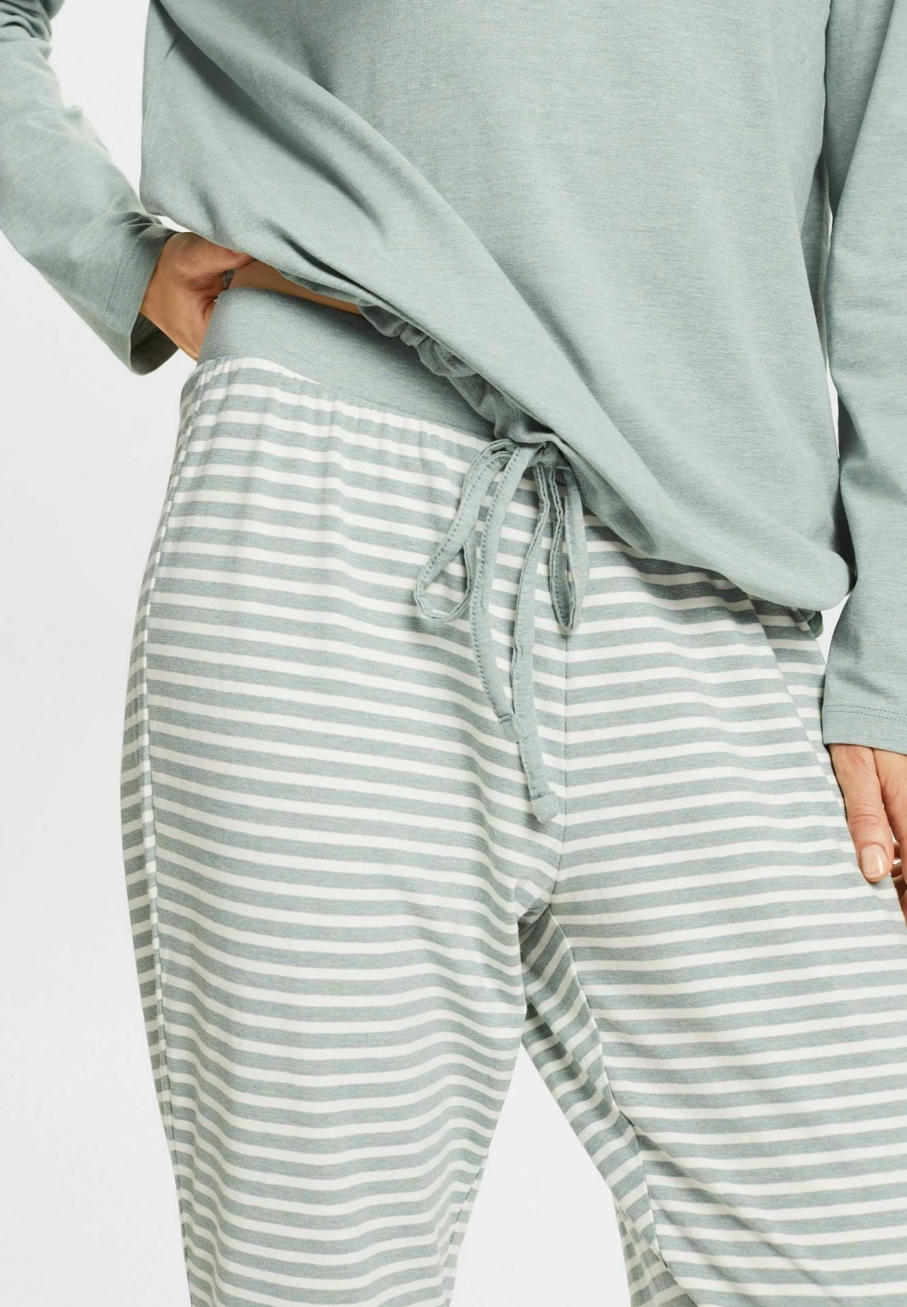 ESPRIT Pyjama - Dusty Green 3 ESPRIT Pyjama - Dusty Green - Afbeelding 3