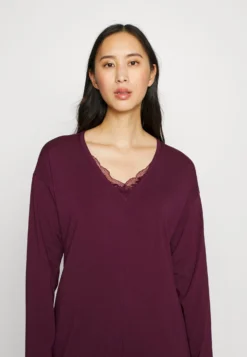 ESPRIT Seasonal Long Sleeve - Nachtjapon - Bordeaux Red 9 ESPRIT Seasonal Long Sleeve - Nachtjapon - Bordeaux Red -Esprit 723b1590df694f14b66078a5197341b3 scaled