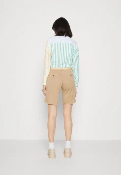 ESPRIT Chino - Shorts - Taupe -Esprit 74e64df4d27f4925820c6331645bf749 scaled