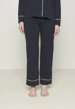 ESPRIT Beautiful Basics Long Leg Long Sleeve - Pyjama - Navy -Esprit 7b2bbba7a6414558ae32b7c94ef0a22a scaled