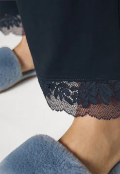 ESPRIT Seasonal Solid Long Leg Long Sleeve - Pyjama - Ink -Esprit 8137bd43bd5a428281d83b678bd4df13 scaled