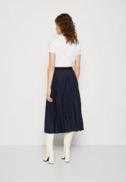 ESPRIT Plissee Skirt - Plooirok - Navy -Esprit 8abba94b8ef04e1a8561b5a30e2313d9 scaled