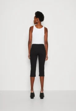 Edc By Esprit Capri - Jeansshort - Black -Esprit 8bdf19a59cd046589e5458811559d550 scaled