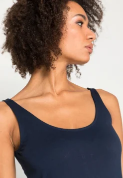 ESPRIT T-Shirt Basic - Navy -Esprit 8dc70478da5c44098e88d632cb458672 scaled