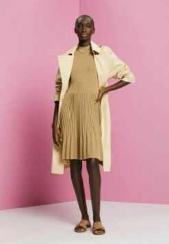 ESPRIT Mit Plisseefalten Und Stehkragen - Gebreide Jurk - Khaki Beige -Esprit a6e421fc2a544d2c81f46f758133393c