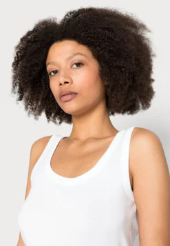 ESPRIT Top - White -Esprit b0c5184c93c74e2ca557ecd3a7afd246 scaled