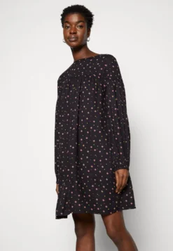 Edc By Esprit Easy Care Dress - Jurk - Black -Esprit b54ec9e1bca54efeb600618cd4b1be93 scaled