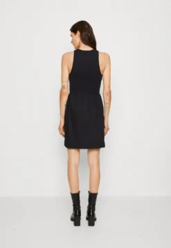 Edc By Esprit Fab Mix Dress - Jurk - Black 8 Edc By Esprit Fab Mix Dress - Jurk - Black -Esprit db508e23ec6140cbbf6a47384a5df7a5 scaled
