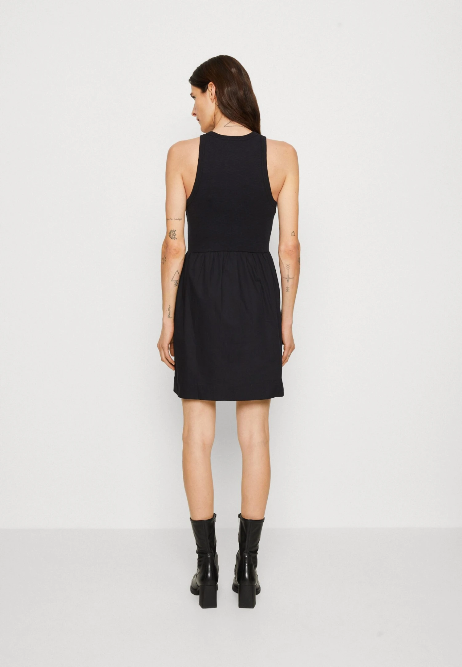 Edc By Esprit Fab Mix Dress - Jurk - Black 3 Edc By Esprit Fab Mix Dress - Jurk - Black - Afbeelding 3