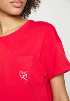 ESPRIT Valentine - Nachtjapon - Red -Esprit de810658f5d941f1a916241661b550b2 scaled