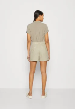 ESPRIT Shorts - Dusty Green -Esprit e4233931d0394a789bb7cc6081aaf3b0 scaled