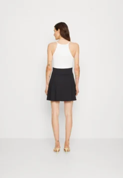 Edc By Esprit Slit Skirt - Minirok - Black -Esprit f43721415d3240baac67eefe705d898d scaled