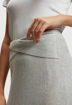 ESPRIT Gerippter Metallic Mit Twist-Effekt - Kokerrok - Silver -Esprit f65fb6387ac34839a76910ae41d39d0f