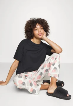 ESPRIT Pyjama - Black -Esprit fd377c5f6220476faf0b8a5e95cee691 scaled